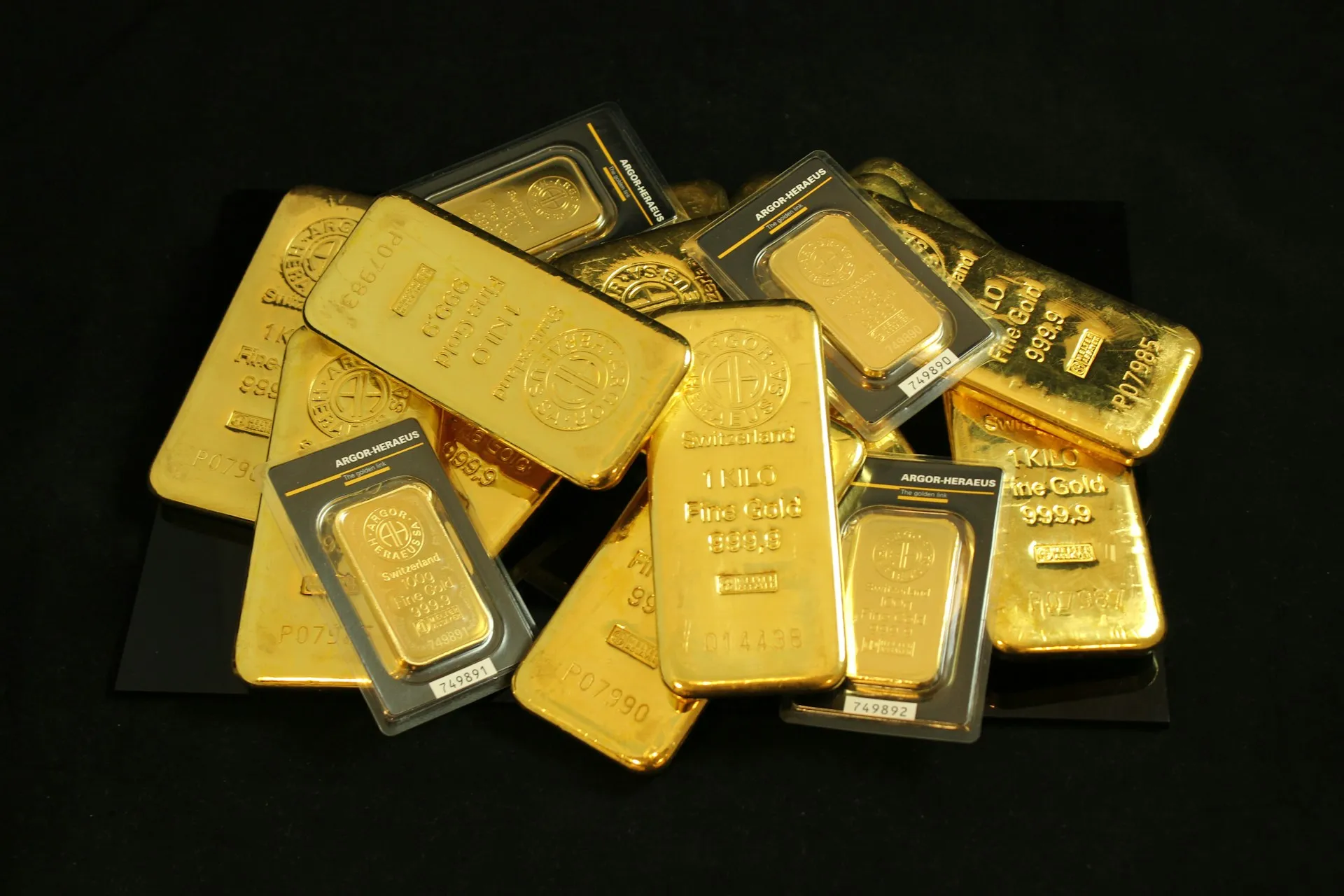 Gold Price Today: 5 Tips for Safe & Profitable Gold Purchases in the UK