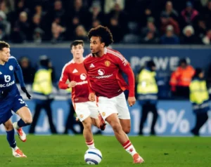 Manchester United to Make Transfer Decision for Joshua Zirkzee?