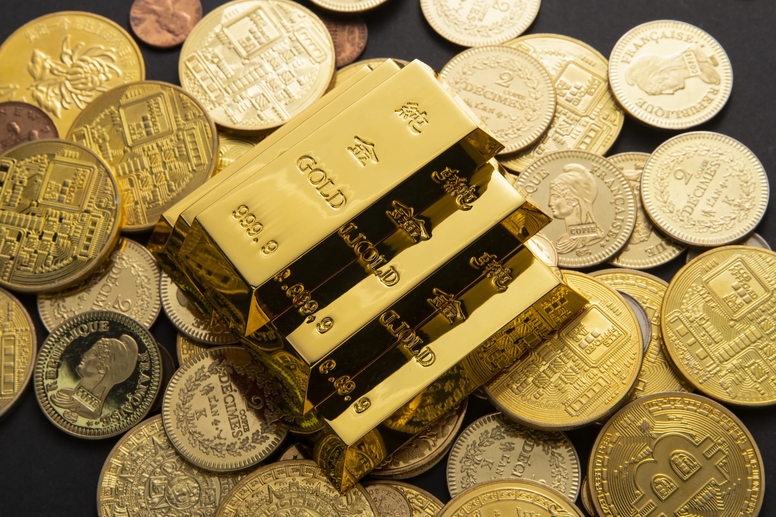 What Experts Say About Gold Price Today And Its 2026 Predictions