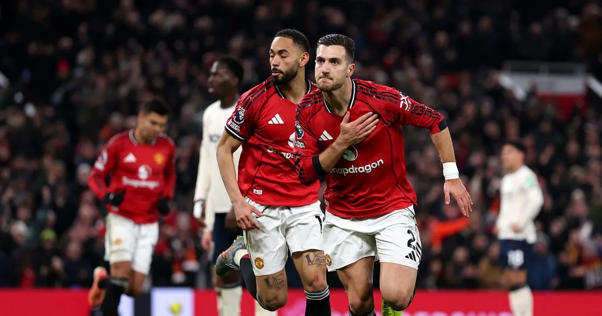 Manchester United Failed to Climb the Premier League Table After 1-1 Draw