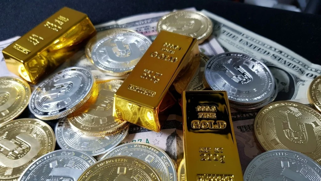 Gold prices Surge on Fed Decision and Weaker Dollar