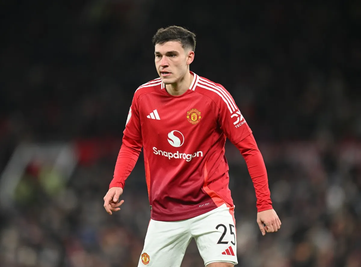 Manchester United Have a Underperforming Midfielder to Leave Before Kobbie Mainoo