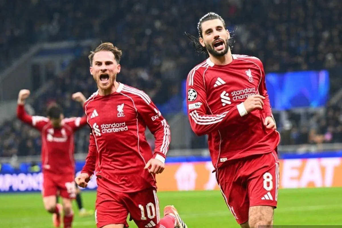 McAlister and Szoboszlai celebrate Liverpool's goal